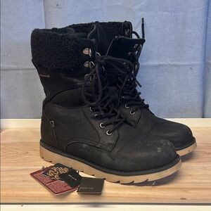 Riverland Héritage 2.0 Black Lace-Up Sherpa Collar Winter Boots with Tan Outsole
